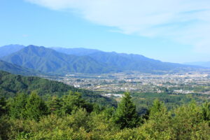 城山公園から望む飯田市